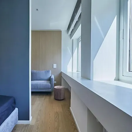 Luxury Apartment *